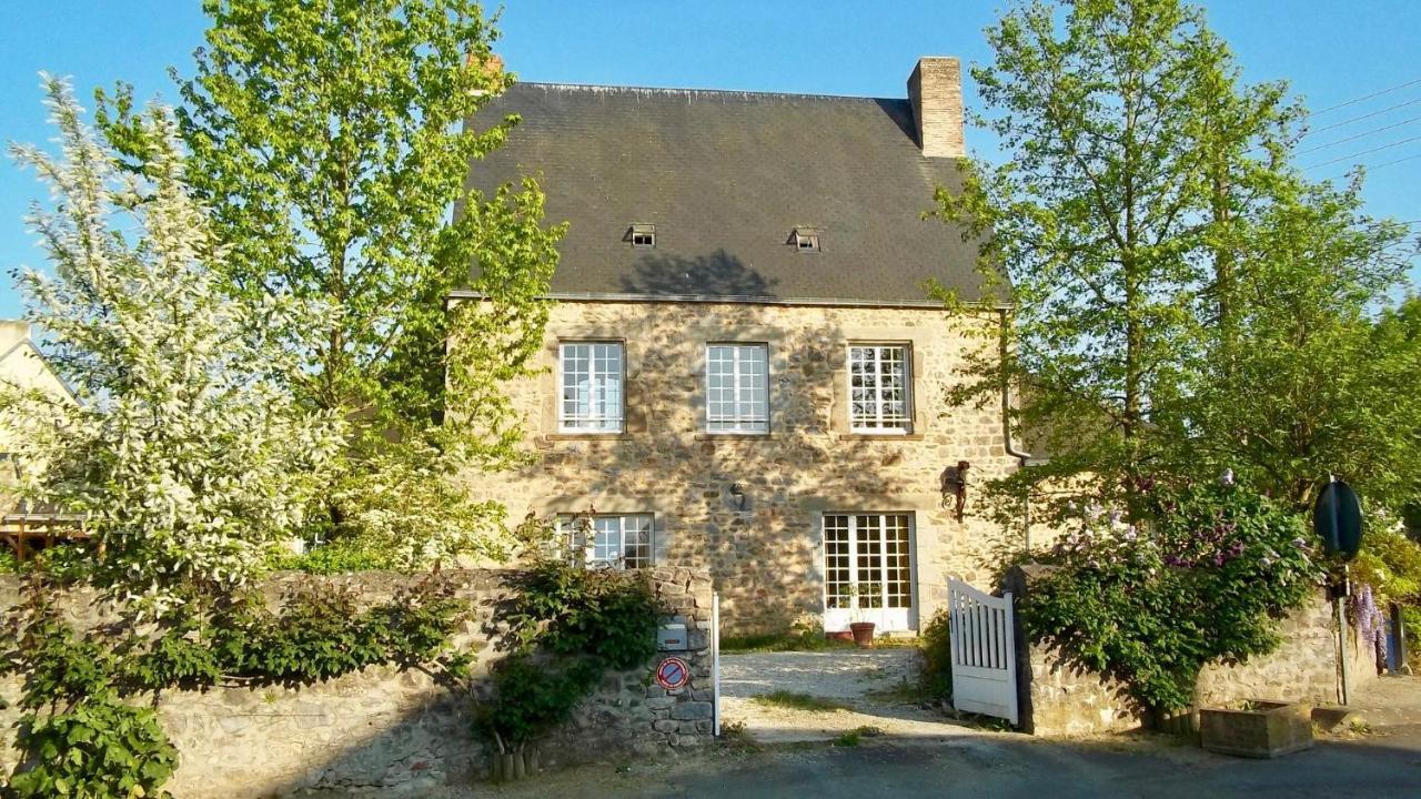 Manoir De La Grand'Cour Bed & Breakfast Soulgé-sur-ouette Dış mekan fotoğraf