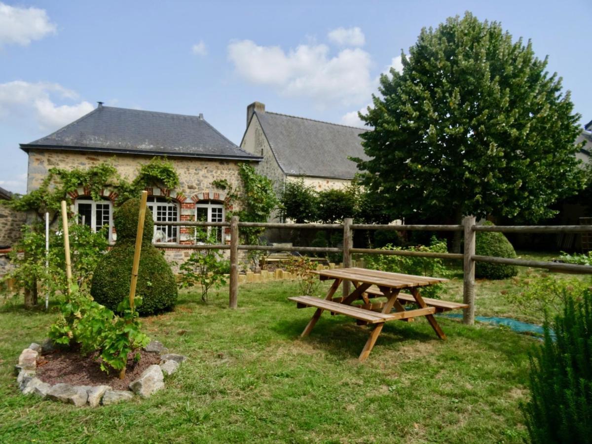 Manoir De La Grand'Cour Bed & Breakfast Soulgé-sur-ouette Dış mekan fotoğraf