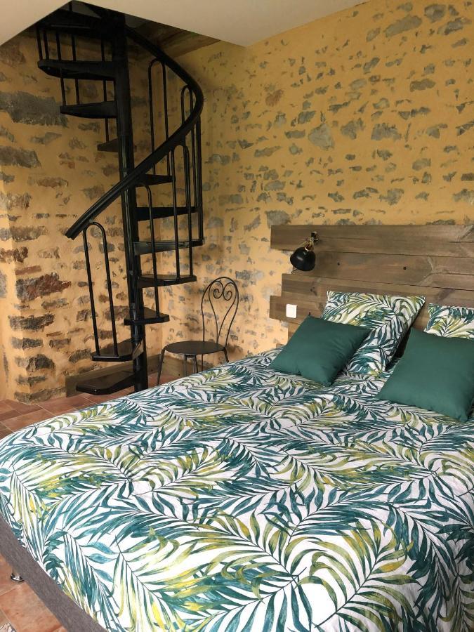 Manoir De La Grand'Cour Bed & Breakfast Soulgé-sur-ouette Dış mekan fotoğraf